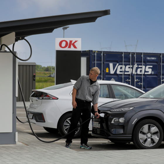 OK og Vestas leverer strøm til lynlader til din elbil