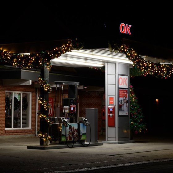 Nordenskov OK-tankstation med julepynt