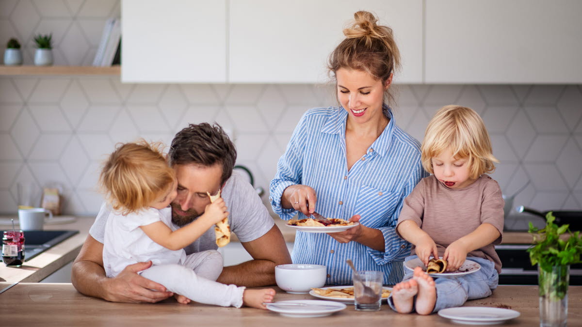 Familie i køkken - elkampagne