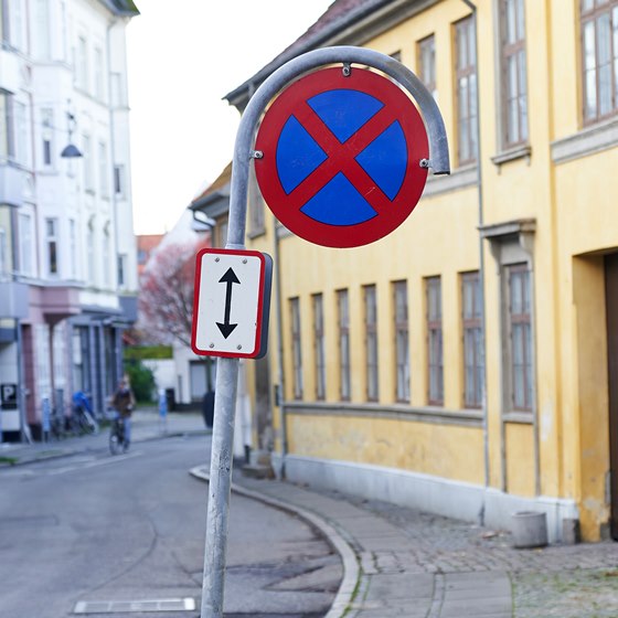 Billede af parkering og standsning forbudt-skilte