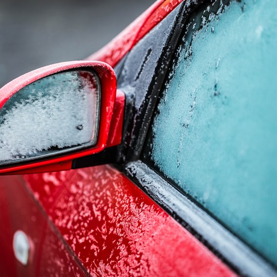 Få gode råd fra OK til at fjerne frost på bilruden
