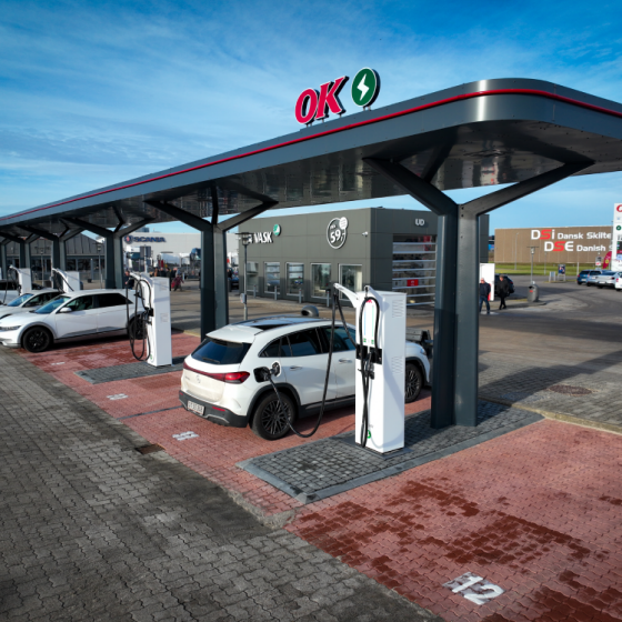 Lynladepark Hammelev bil ved ladestandere