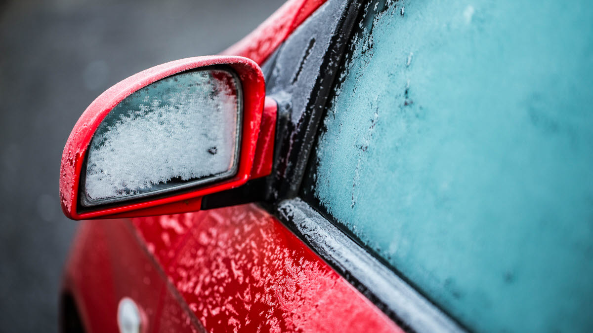 Få gode råd fra OK til at fjerne frost på bilruden