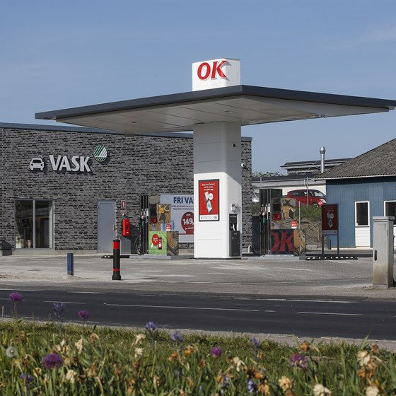 Tank og vask bilen hos OK