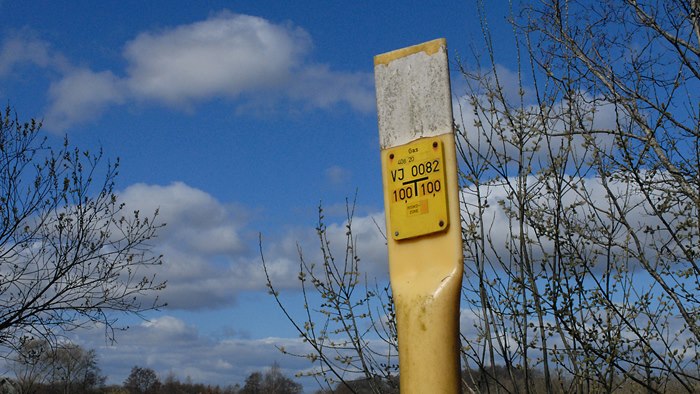 Naturgasmarkør i landskab