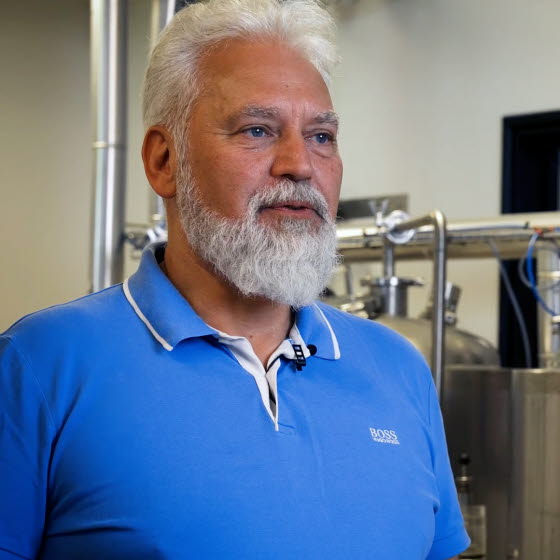 Mand fortæller om smøremidler