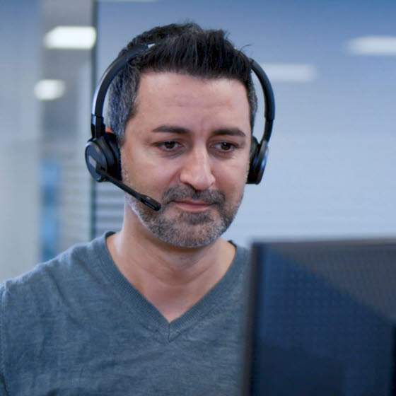 Mand med headset